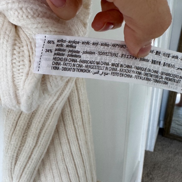 Zara Cropped Turtleneck Sweater – Size S – Cream – NWT - Picture 3 of 3